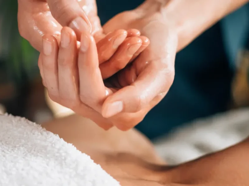 abhyanga-therapeutic-massage